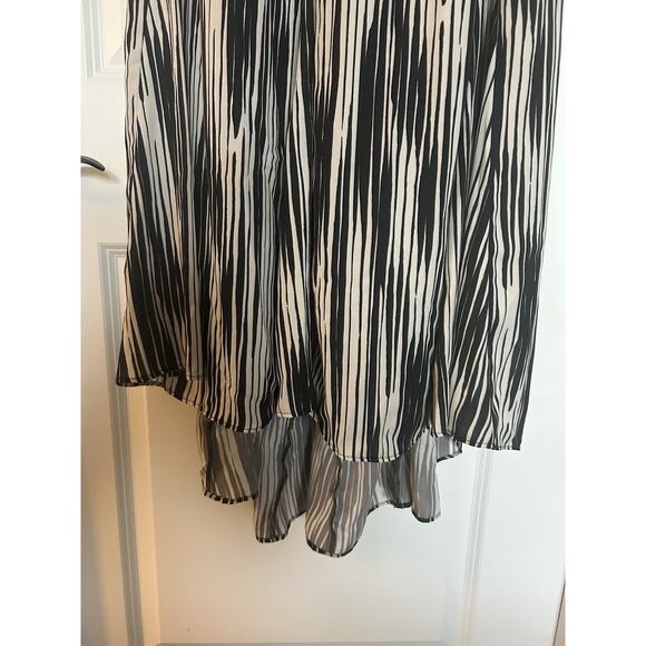 Women’s Maternity A Pea in a Pod Long flown dress Open Back button detail SZ M - Picture 3 of 5
